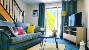 Modern 2-Bed House in Stoke Gifford, NR Parkway Statn, Free Parking - Image 1