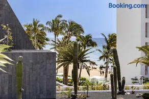 Luxury Apartment Playa Chica - Image 3