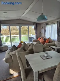 Tower View Retreat, Haven Marton Mere - Image 2