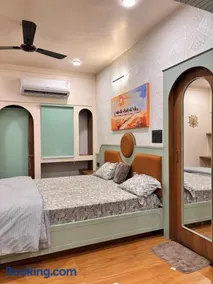 Serene by Shvisa Home Stays Boutique Studio - Image 4