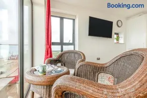3 Bed in Hythe oc-s32090 - Image 5
