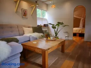 The Sunbird Inn - Pool, Sauna & Luxery - Image 4