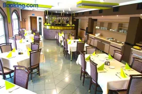 Europa Hotel És Étterem - Image 5
