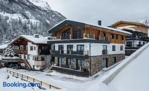 A CASA Rubin Chalet & Studio Resort - Image 2