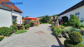 Complete living with a garden - Image 3