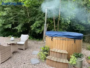 The Cider Press at Deep Filling Farm, woodland luxury - Image 4