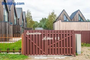 A&E Houses - Image 4