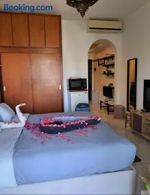 luxury Beachfront Studio- Foreign Nationals Only - Image 2