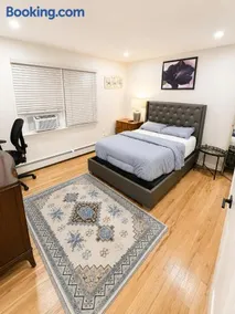Modern 2 bed Apt-15mins to World Cup Stadium-30mins NYC - Image 3