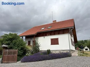 Eszter Guesthouse - Image 1