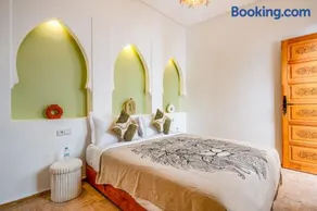 Riad Ambre d'Orient, Rooftop Pool Oasis - Image 3