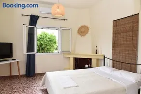 Los Almyros - Image 2