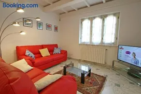 Villa Poveromo - Image 1