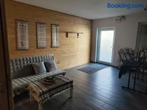 Erdgeschoss Wohnung nahe Flughafen - Image 2
