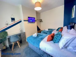 Kimberworth 4 Bedrooms House 8 Beds Close to M1 Suitable For Longer Stay - Image 3