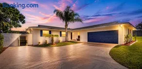 Relax in Lakeland Home, Swim, Pool, Arcade LegoLand, Disney, Bush Garden - Image 3
