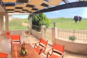 Tristan Beachfront House - Image 2