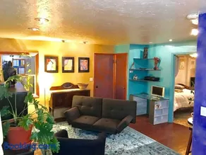Artistic Garden Retreat - Image 1