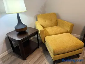 Executive Suite - Image 4