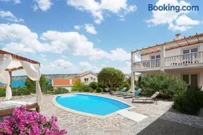 Hvaretta villas with private pools - Image 4
