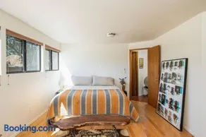Vineyard View Dome House - Image 2