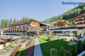 Alpenwellnesshotel St. Veit - Image 1
