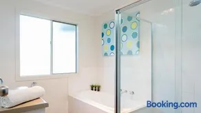 Rocks Beach House Victor Harbor - Image 3
