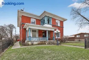 The Lamp Post Manor 5BR Historic Gem in Danville - Image 1