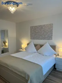 Großzügig geschnittene, helle, schöne Wohnung in Toplage - Image 1