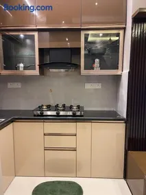 AVVAIRAM SERVICE APARTMENT G8 - Image 3