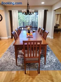 Grass Valley Oasis - Spacious Family Retreat Near Rollins Lake - Image 1
