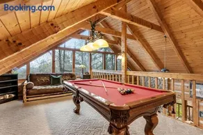 Secluded Retreat W Mtn Views Sleeps 6 Hot Tub - Image 2