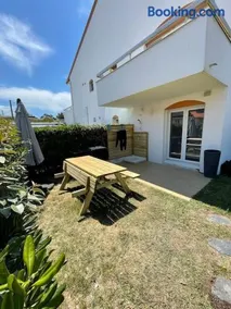 Joli appartement avec jardin à 400m de la plage - Image 2