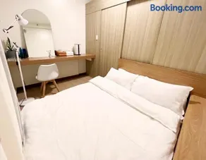 Royce Staycation - Trees Residences Cozy unit with PS4 - Image 5