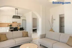 Villa George by Villa Select - Image 1