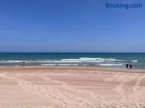 Spacious Apartment Right Next to Miramar Beach - Image 3