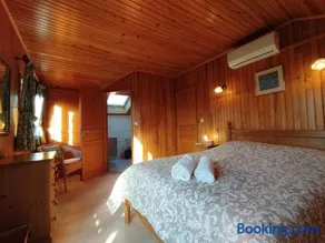 Chalet cosy au vert pour 6 avec piscine et Wi-Fi, proche Souillac - Image 3