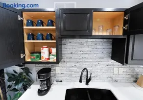 Cozy Morningside House with Fiber Internet - Image 5