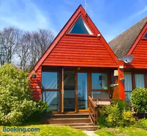 Clifftop Chalet With Pool - Image 1