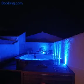 Villa atypique climatisée avec piscine chauffée - Image 2