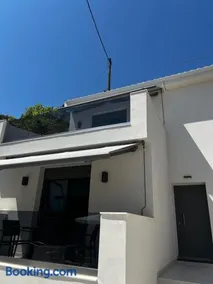 Tsonas Maisonette - Image 1