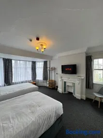 Hotels 24-7 - The Old Knoll Guesthouse - Image 3