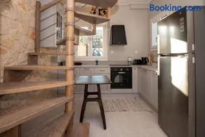 ZANTE STARLET - Chic Hideaway with Pool & Comfort - Image 1