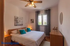 Exclusive Sea View Apartment - Image 2