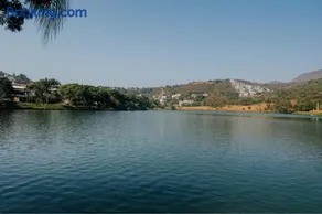 Suíte com Vista para o Lago em Capitólio em Escarpas do Lago - Image 4