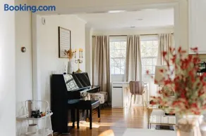Luxurious Downtown Haven - Stillwater, Stamford, Ct - Image 3