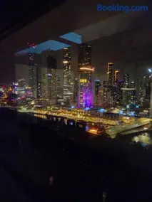 Melbourne Eiffel Apartment - Image 1