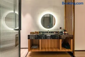 Floral Lux Hotel Yixing Yuyang Huaixiu Courtyard - Image 1
