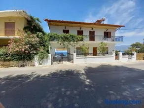 Ekie Apartment with sea view - Image 3