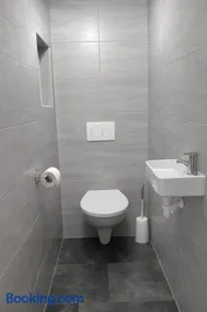 Ferienhaus Sonnenhang ganzes Haus für Familien und kleine Gruppen bis zu 7 Personen mit Parkplatz und WLAN - Image 1